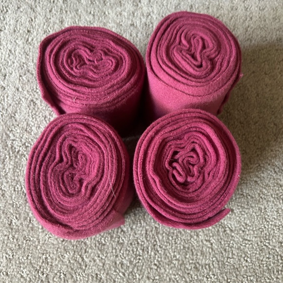 Horze brand fleece burgundy polo bandages/wraps - Picture 2 of 3